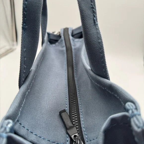 Marc Jacobs THE CANVAS MEDIUM TOTE BAG - Picture 5 of 7